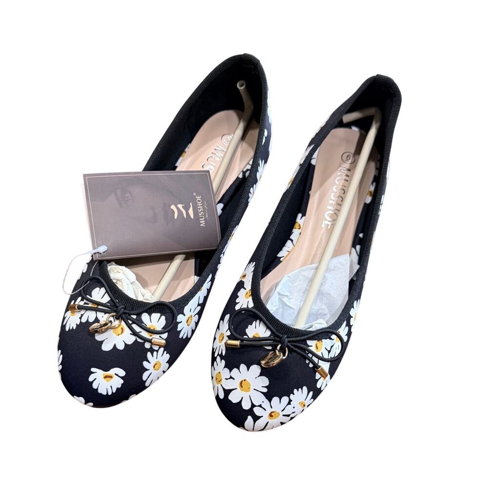 Musshoe Women's Daisy Flats Size 6 - New in Box